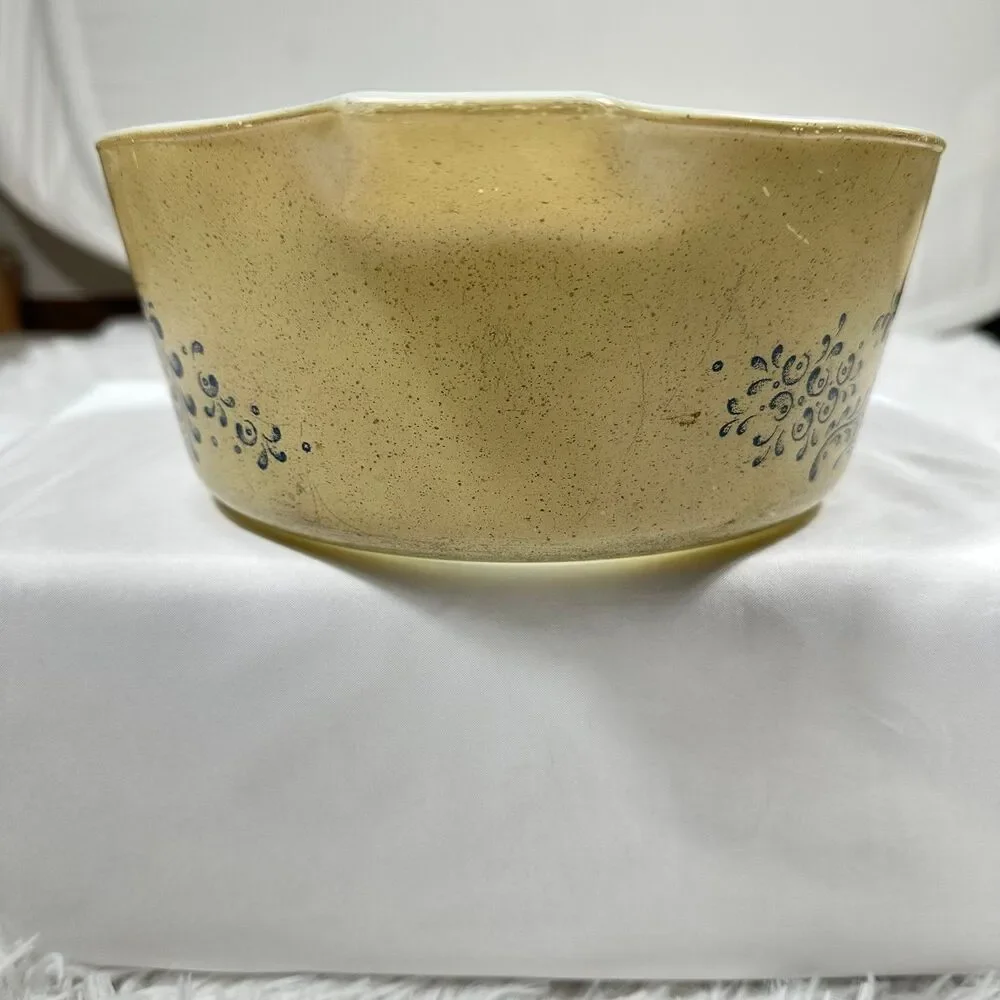 VTG Pyrex Homestead 475-B 2 1/2 QT Casserole